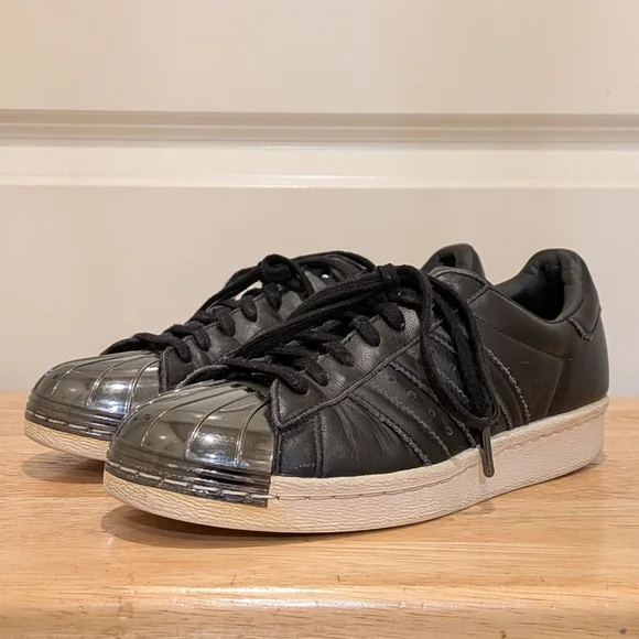 GUC Adidas Originals Superstar 6.5 Black and Silver Metal Toe Sneakers - Picture 5 of 13
